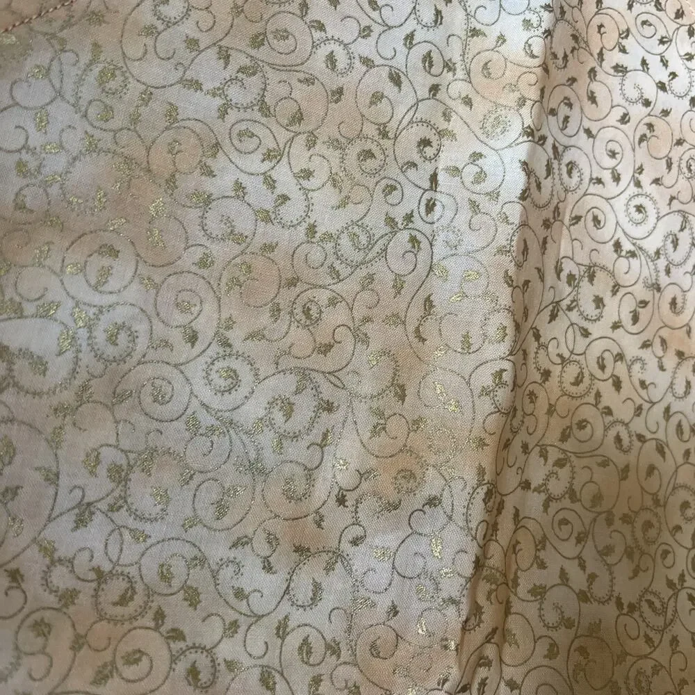 Beautiful Reversible Christmas Floral Table Runner 54” x 16” Gold Accent NWOT